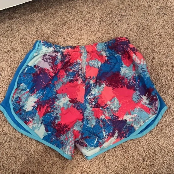 Never worn. - Picture 2 of 4